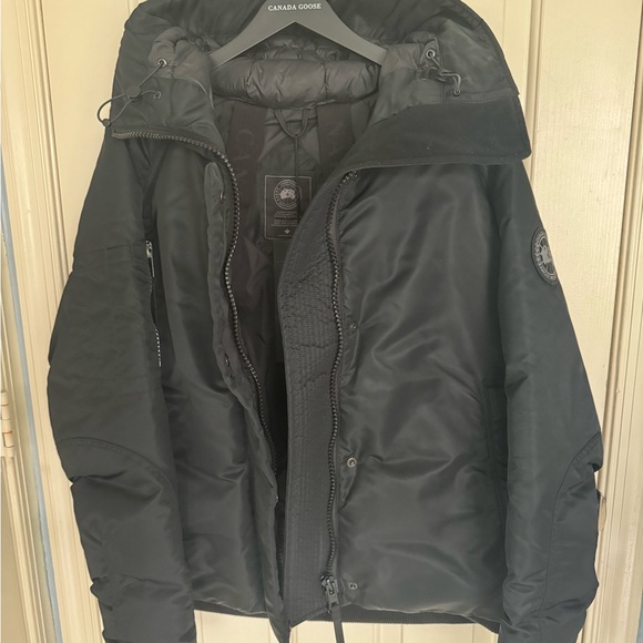 Canada Goose Everleigh Bomber jacket! - Picture 7 of 12
